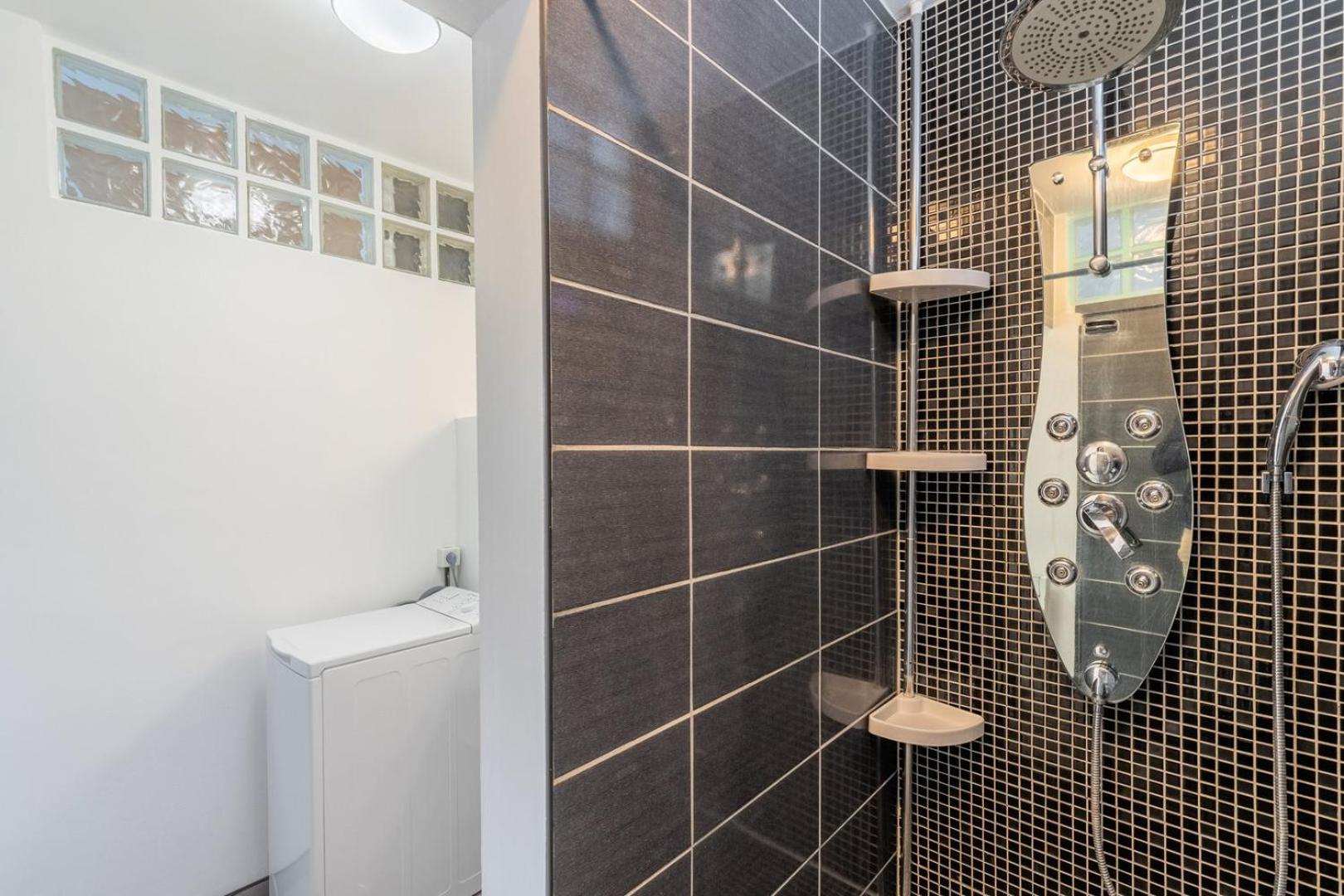Renovated 2-Bedroom Duplex Near Metro. Lille Exterior foto